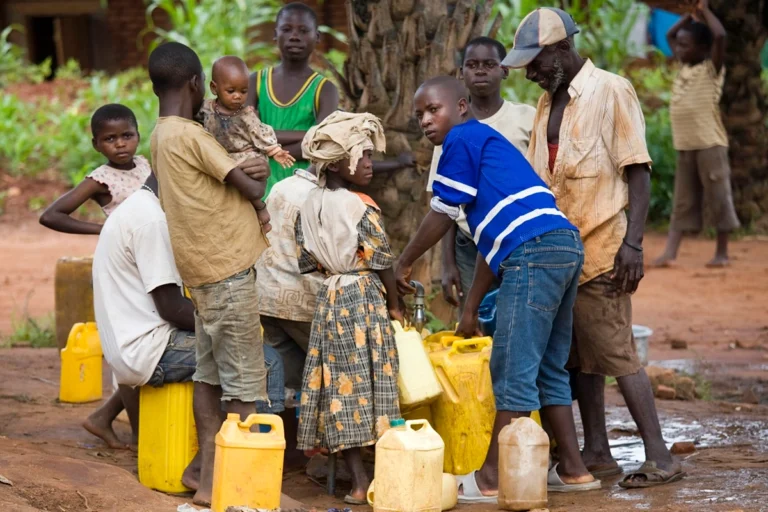 village-life-locals-gather-around-for-water-collec-2025-04-03-02-29-04-utc